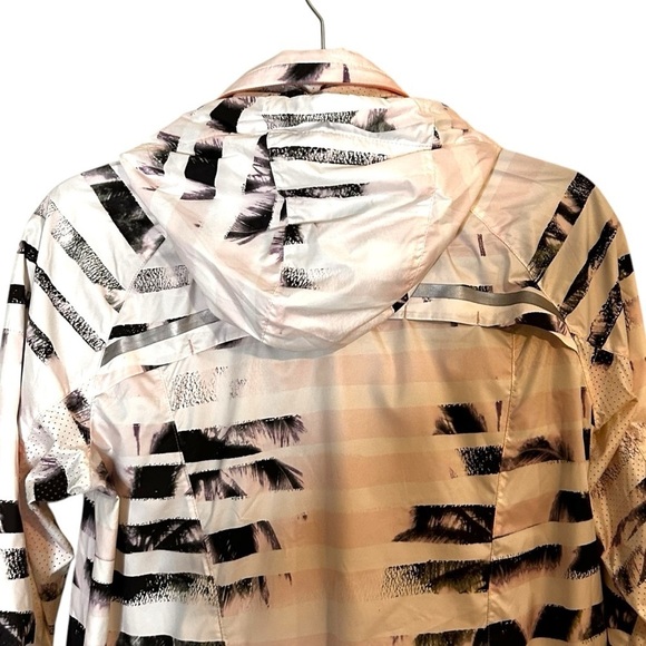 Lululemon Miss Misty Jacket- Lightweight Packable Waterproof Wind Breaker- Size6 - Picture 6 of 12